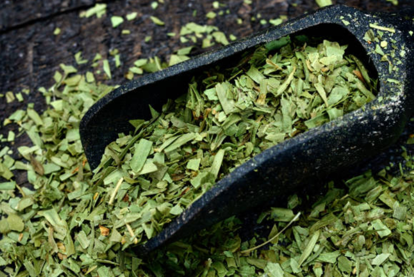 Neem leaf flakes or powder