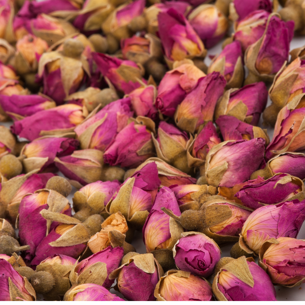 Whole dried rose buds
