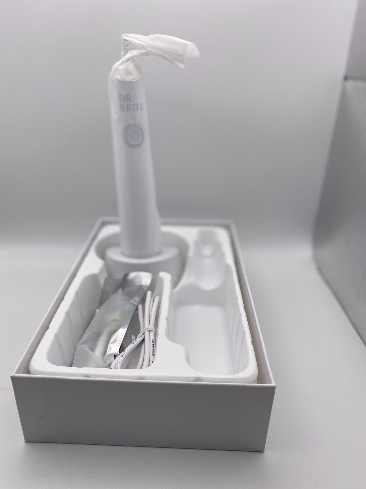 Dr Brite Sonic Electric Toothbrush 38K Strokes PerMin 4 Mode 3 Replacement Heads